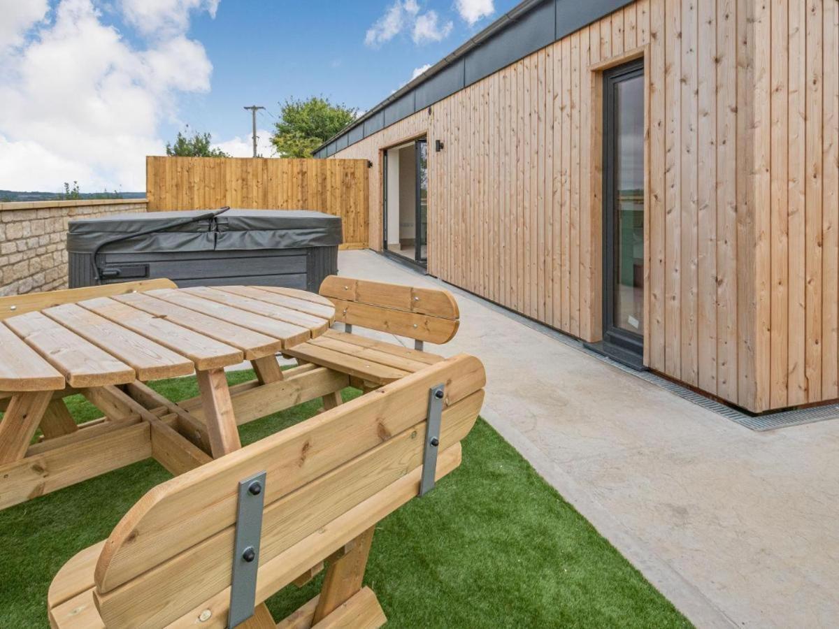 Bears Court Apartment Cheltenham Exterior photo