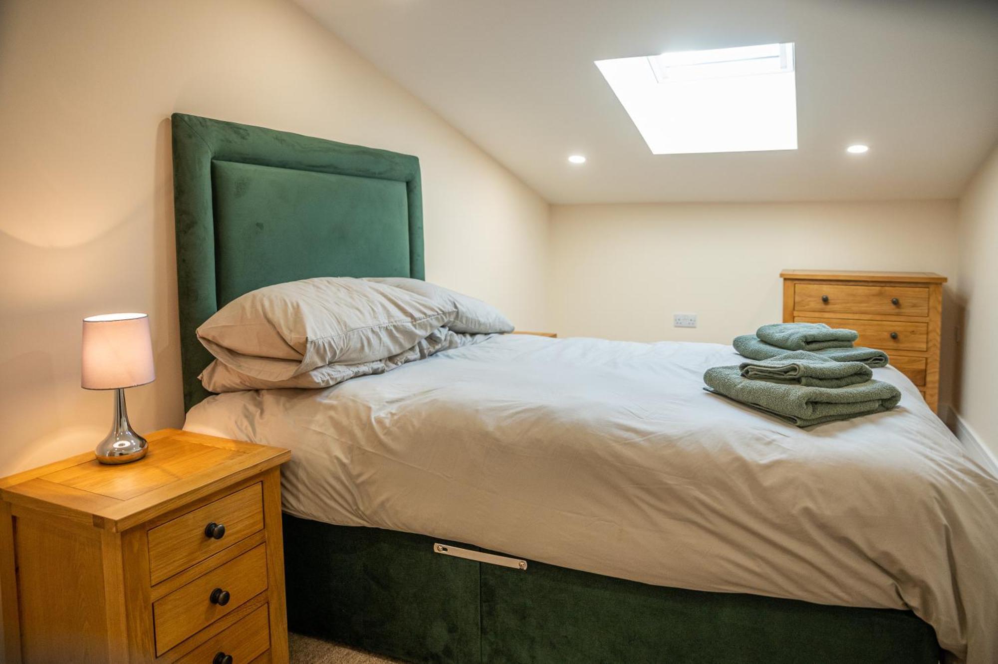 Bears Court Apartment Cheltenham Exterior photo