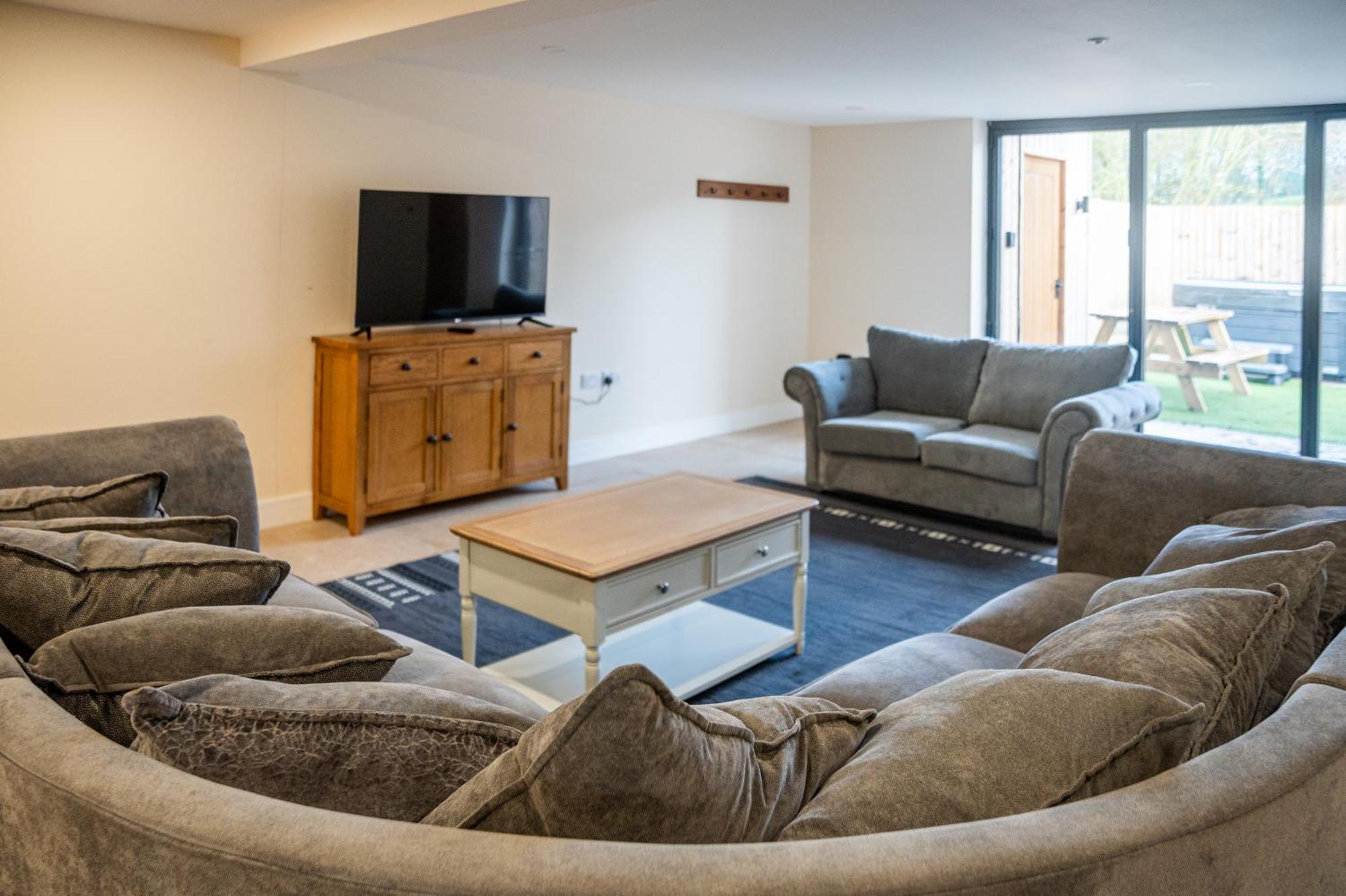 Bears Court Apartment Cheltenham Exterior photo