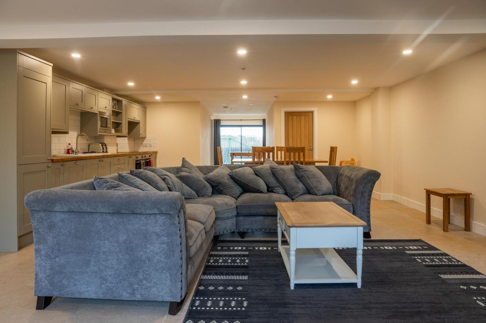 Bears Court Apartment Cheltenham Exterior photo